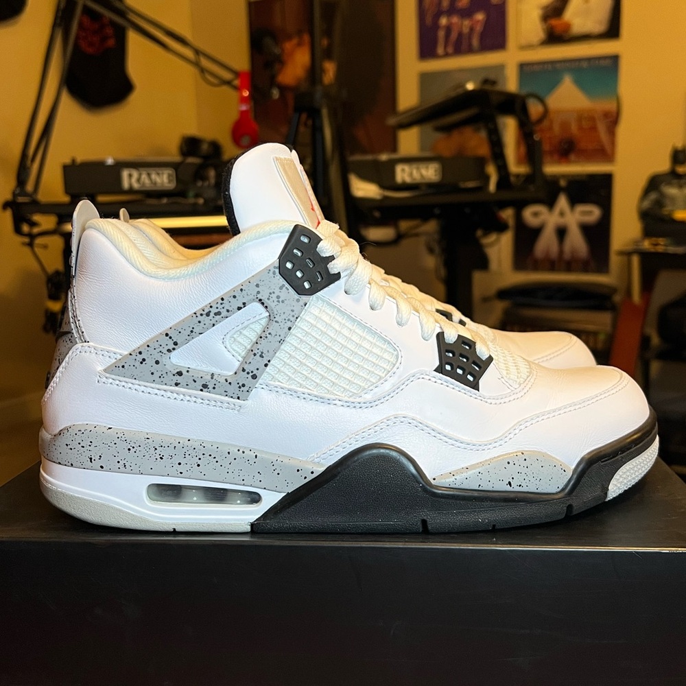 Jordan 4 White Cement (2016)